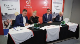 Blachotrapez Oficjalnym Partnerem Piłkarskiej Reprezentacji Polski BIZNES, Firma - 15 lutego 2017 roku firma Blachotrapez uzyskała tytuł „Oficjalnego Partnera Reprezentacji Polski”. Umowa została podpisana w siedzibie Polskiego Związku Piłki Nożnej i będzie obowiązywała do 31 lipca 2018 roku.