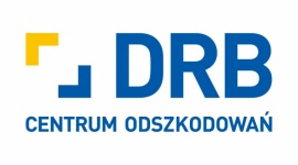 Ponad 60 tys. zł dla potrąconego pieszego LIFESTYLE, Finanse - Pan Jan wracając z pracy do domu dostrzegł kierowcę BMW, który próbował wyprzedzić jadącego przed nim Opla w niedozwolonym miejscu. Kierowca poruszającego się odpowiednio pojazdu wjechał na chodnik i potrącił Pana Jana.