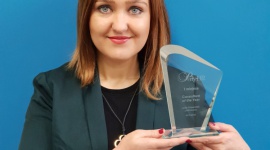 JULIA KRAWCZAK Z JOBHOUSE REKRUTEREM ROKU! BIZNES, Firma - Julia Krawczak z agencji pracy Jobhouse, podczas XI Wieczoru Rekturera otrzymała I nagrodę w konkursie Perły HR w kategorii Consultant of the Year.